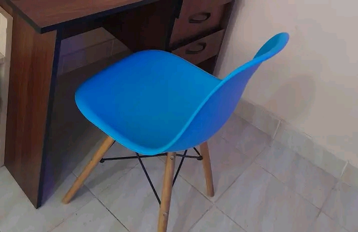 Study Aemes Chair